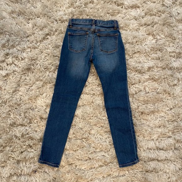 Old Navy Skinny Jeans Size 8 Slim NWOT - Picture 2 of 2